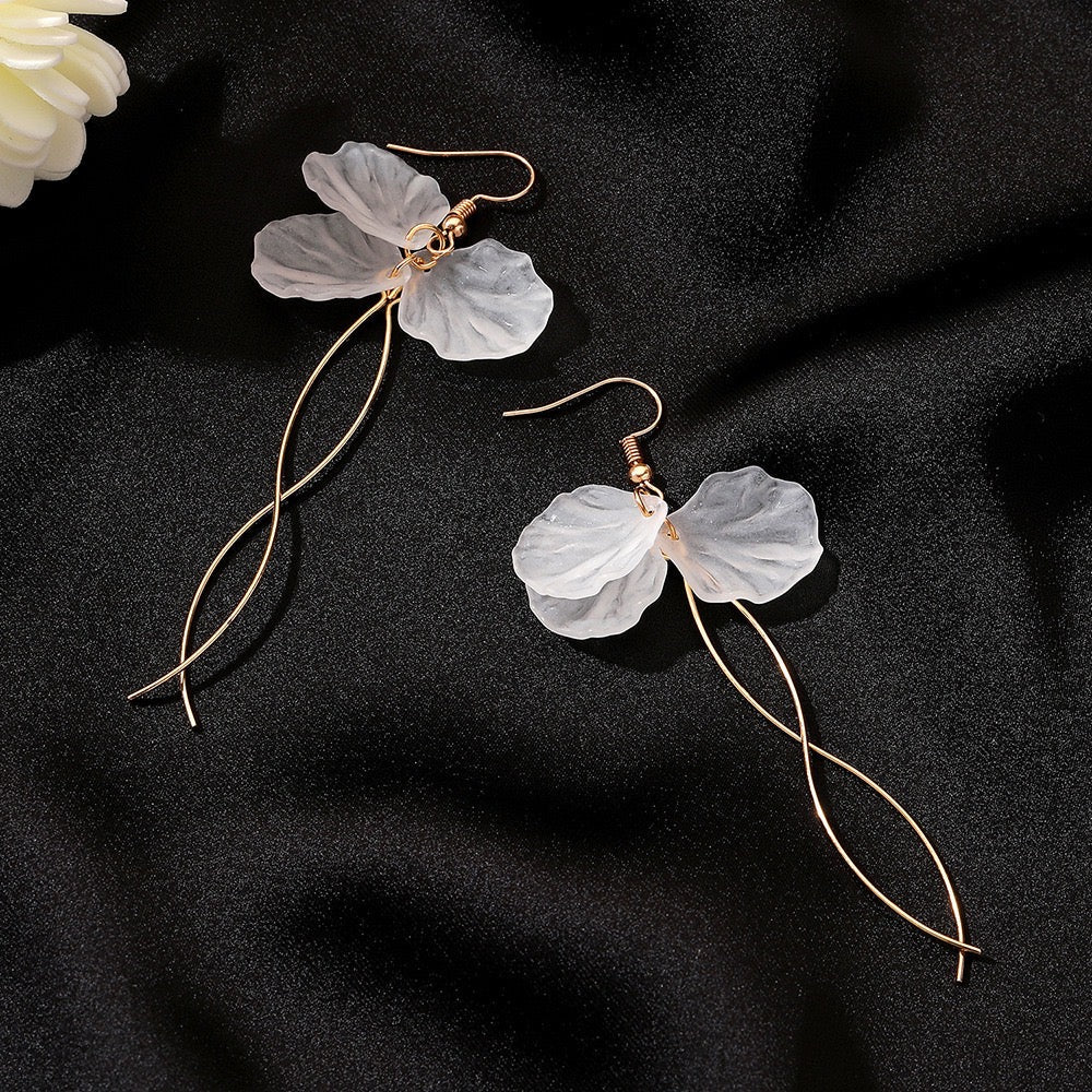 A pair of elegant Ice Flower Pedals Earrings featuring a unique curly string design, crafted from alloy and plastic, showcasing delicate floral details.