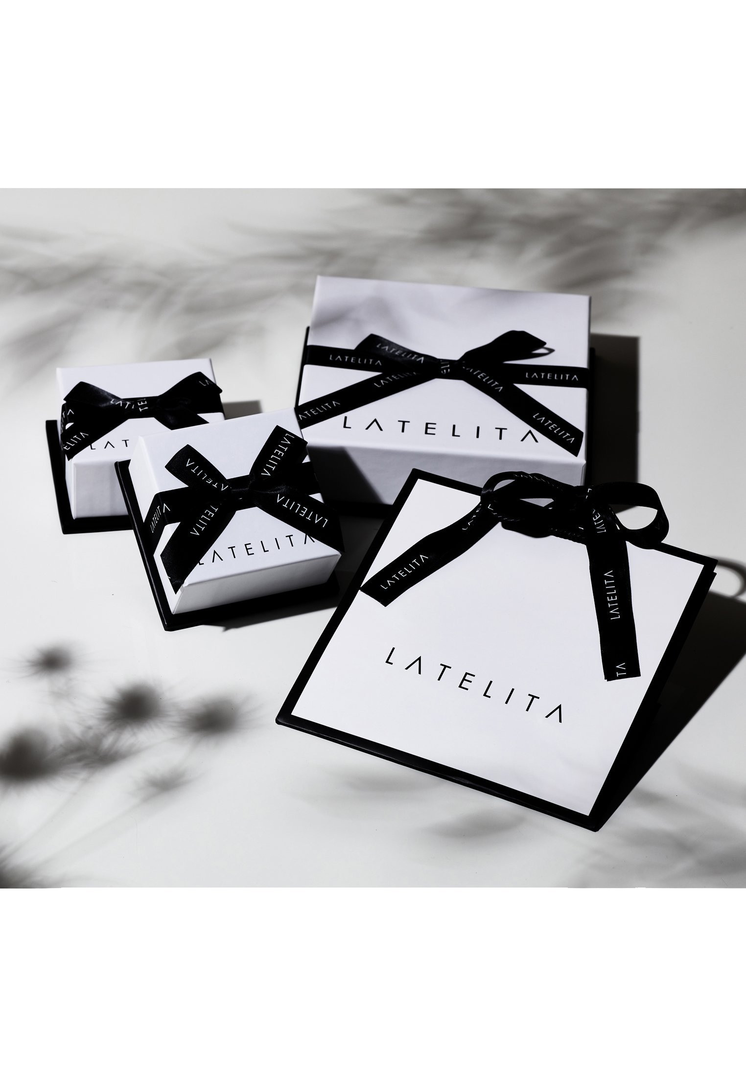 Black and white Latelita boxes.