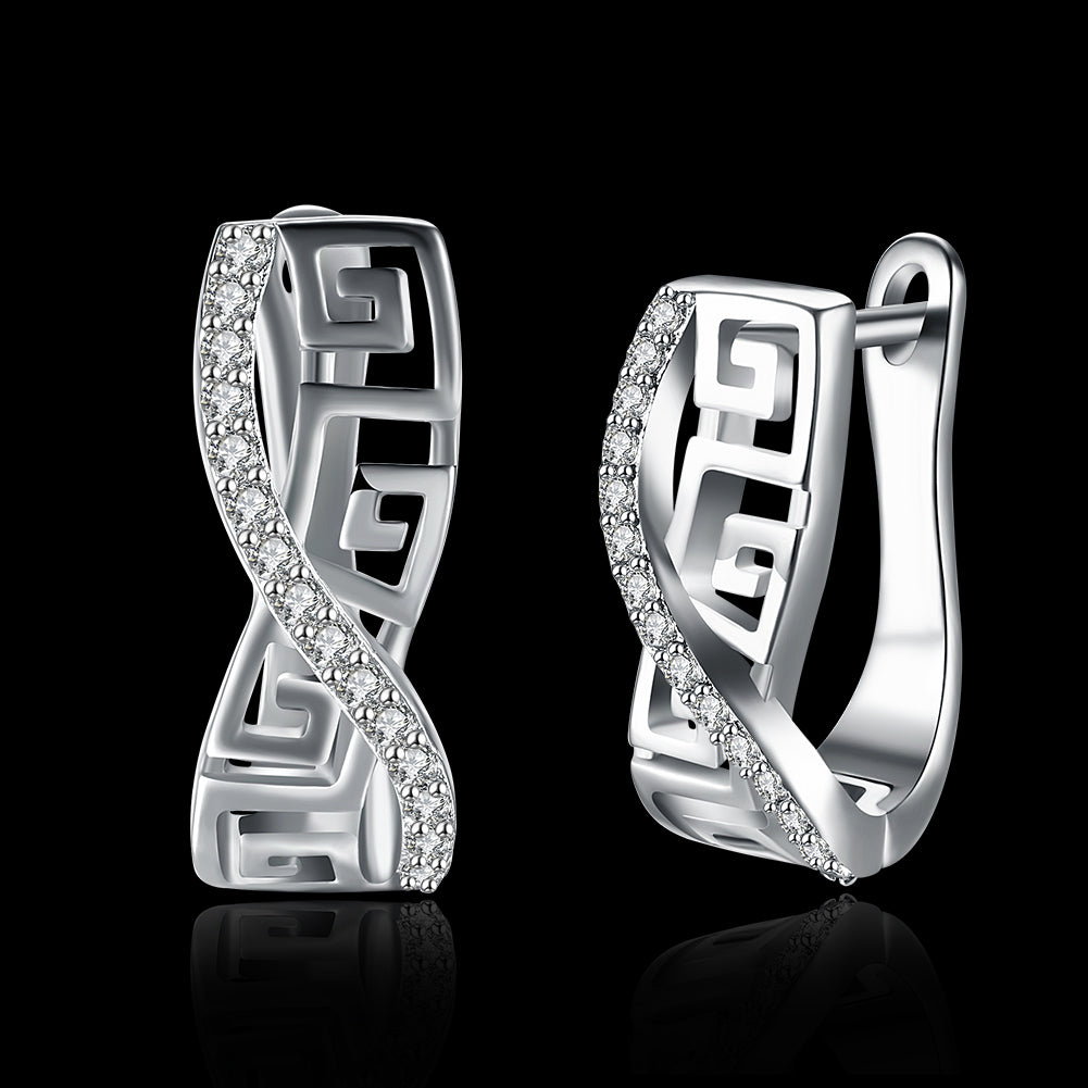 Elegant Italian Twist Roman Design Leverback Earrings in 18K White Gold Plated, showcasing their intricate design and luxurious finish.