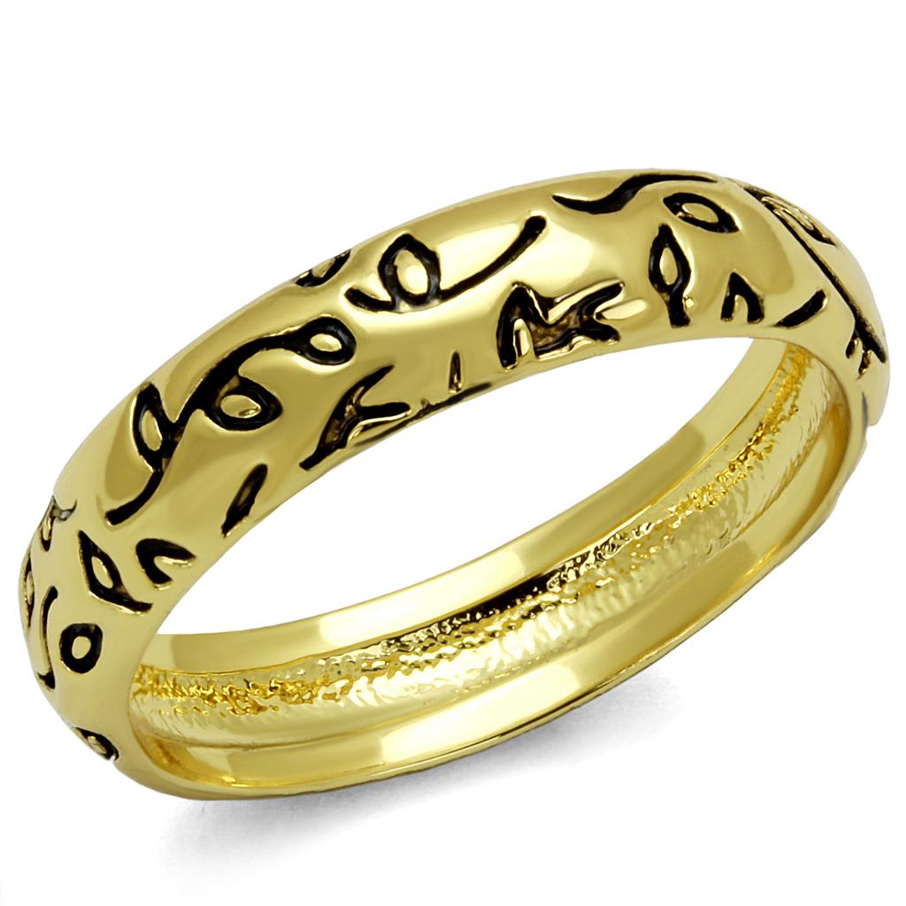 LO4106 Gold Brass Ring featuring a glossy jet epoxy stone, elegantly designed for everyday wear.