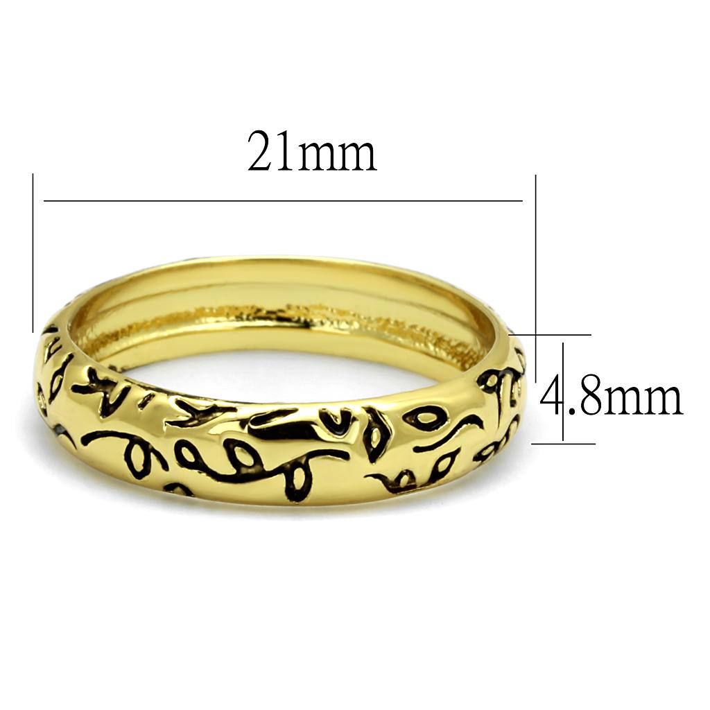 LO4106 Gold Brass Ring featuring a glossy jet epoxy stone, elegantly designed for everyday wear.