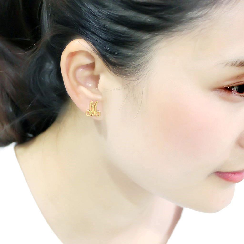 Elegant LO4667 Flash Gold Brass Earrings with a minimalist design, showcasing a luxurious finish without any stones.