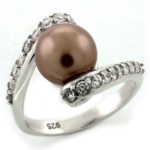 High-polished 925 sterling silver ring featuring a synthetic rose pearl centerpiece, elegantly designed for any occasion.