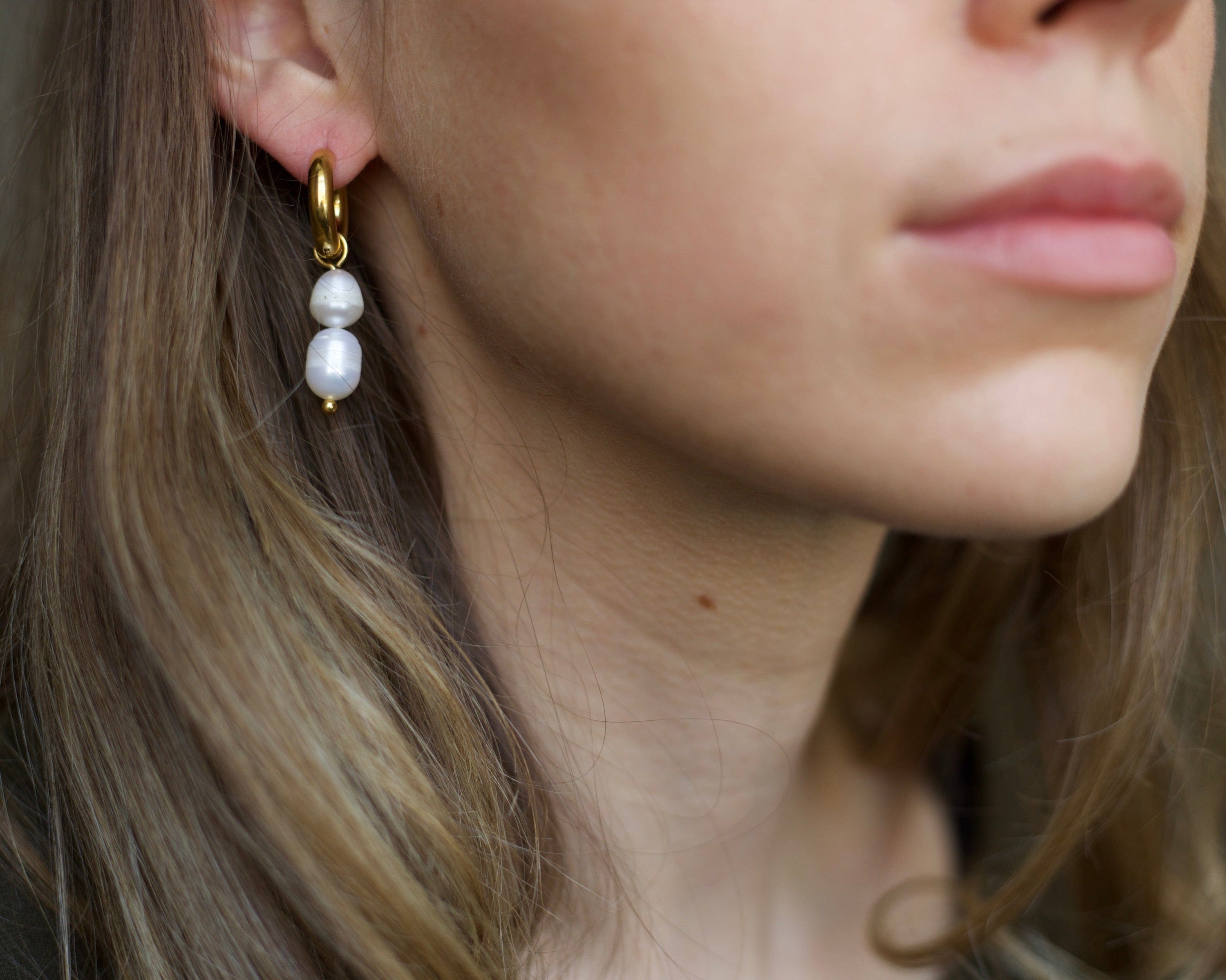 Marc Pearl Earrings Vintage featuring irregular freshwater pearls on 18K gold PVD chunky hoops, elegant and versatile design.