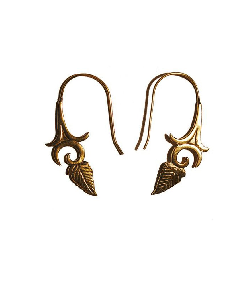 Stylish Minos Earrings featuring a unique feather ear cuff design, crafted from hypoallergenic brass and silver materials.