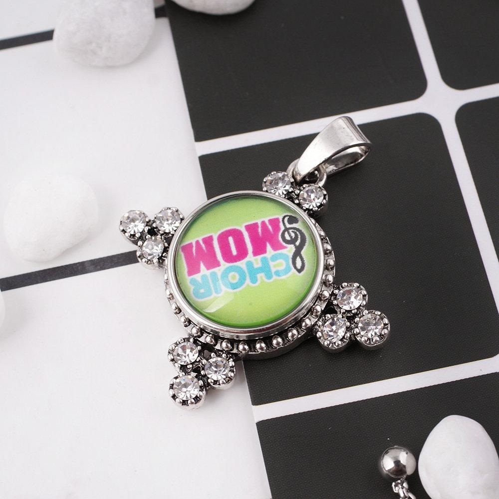 Choir Mom Snap featuring a glass dome design, perfect for jewelry customization.