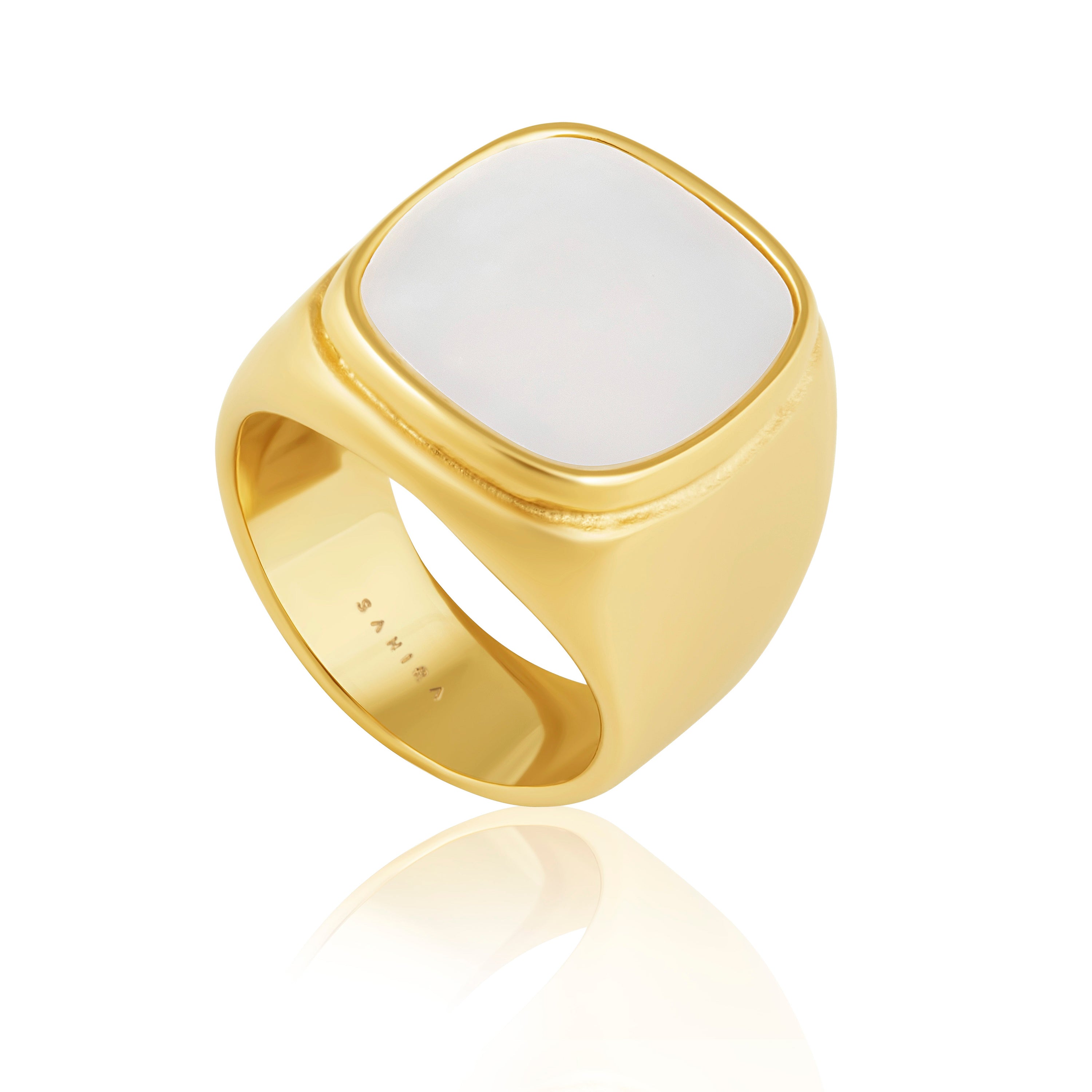 Large Mother of Pearl ring featuring an iridescent inlay, 18k gold plated stainless steel band, and a bold 20mm width, perfect for elegant styling.