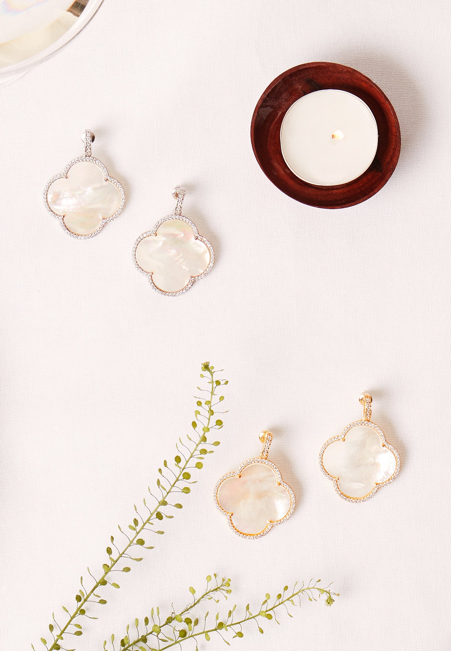 Open Clover Large Mother Of Pearl Gemstone Earrings in Rosegold, featuring a clover shape with sparkling accents and a luxurious finish.