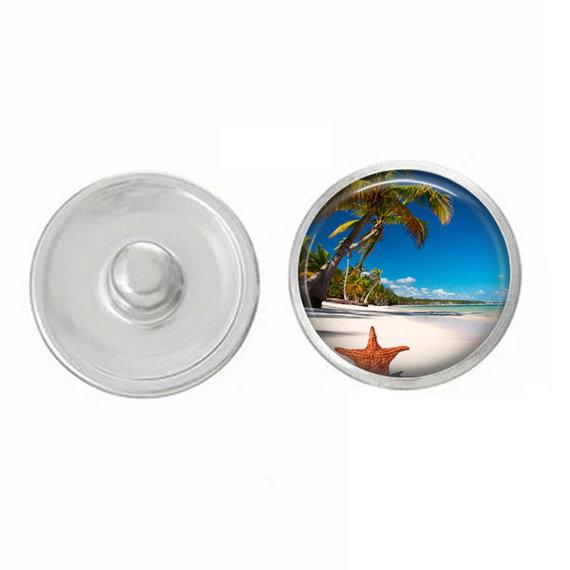 Palm Tree Beach Snap charm designed for interchangeable snap jewelry, featuring vibrant colors and a tropical palm tree design.