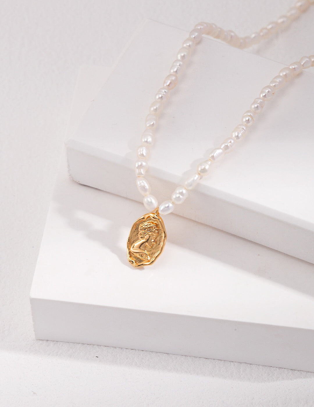 Elegant Pearl Dainty Oval Necklace featuring natural freshwater pearls and gold vermeil, perfect for any occasion.