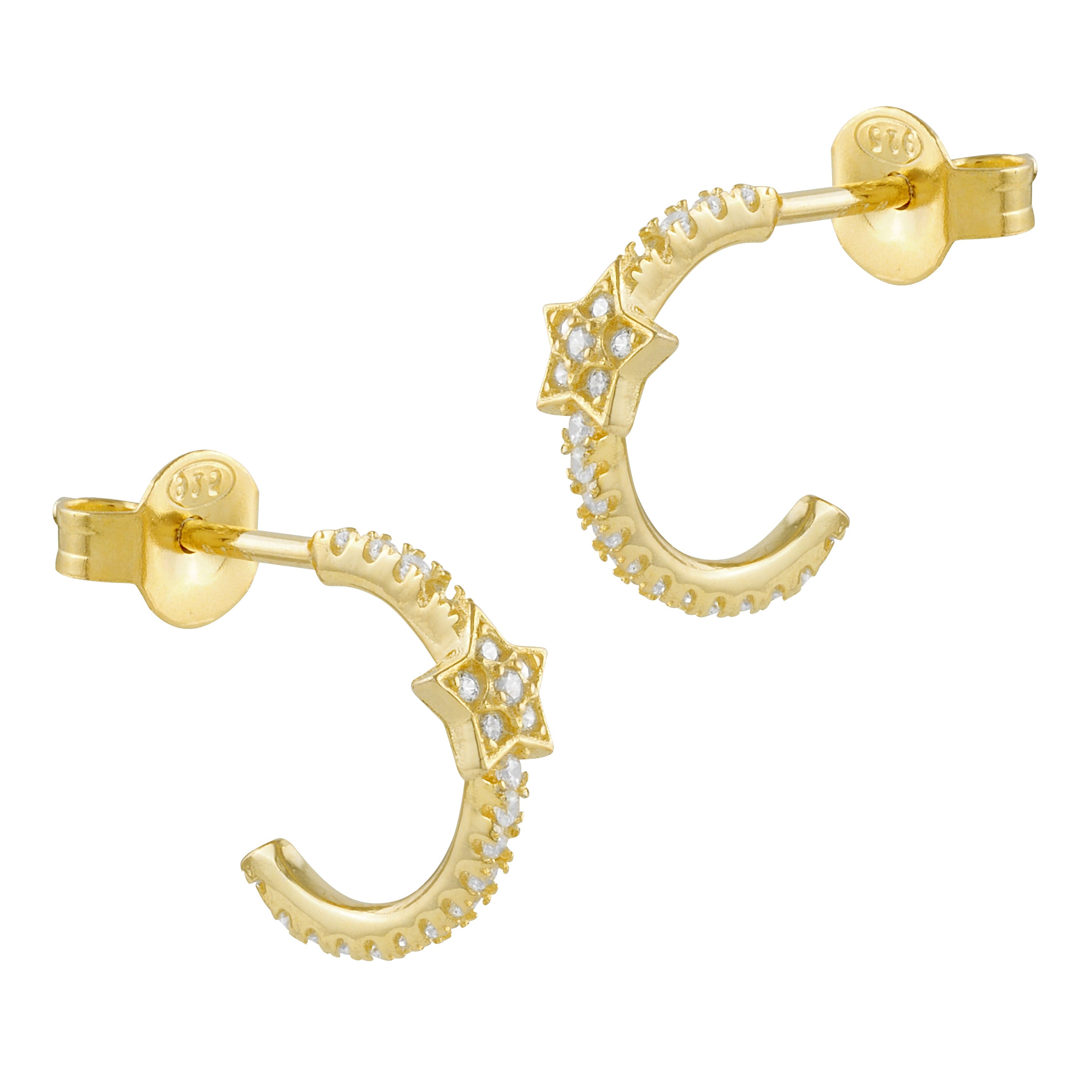 Pendientes criolla de plata bañada en oro con circonitas en forma de estrella, brillantes y elegantes.