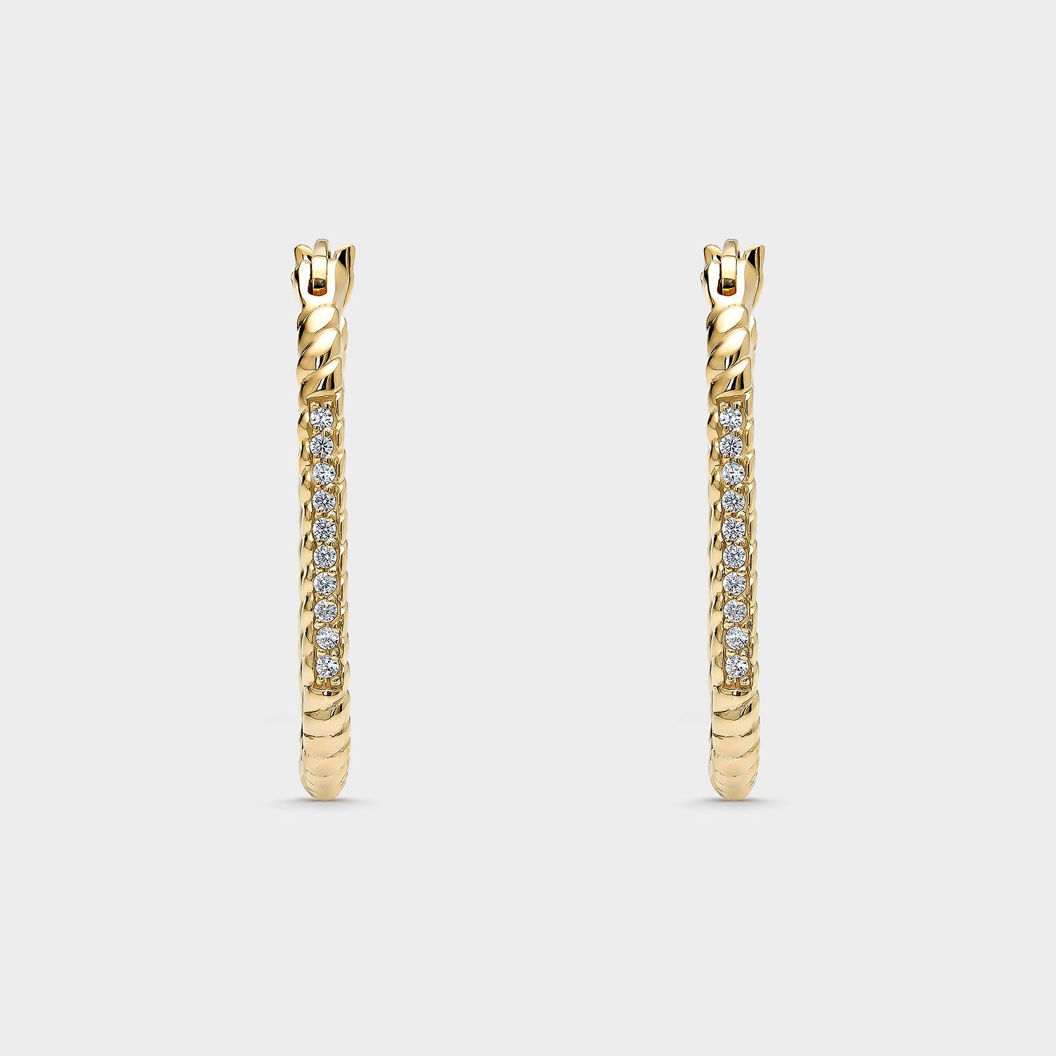 Pendientes de oro amarillo de 18K con circonitas blancas, diseño rectangular de 10mm x 19mm.