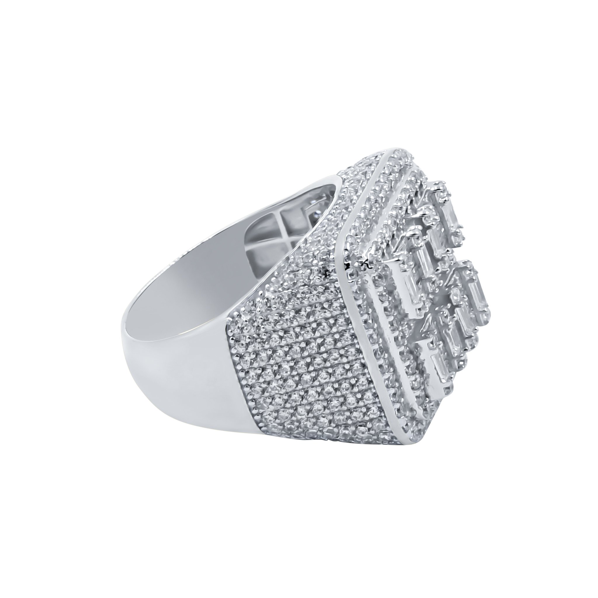 PIZZAZZ Silver Ring featuring cubic zircon stones set in 925 sterling silver, showcasing a classic and elegant design.