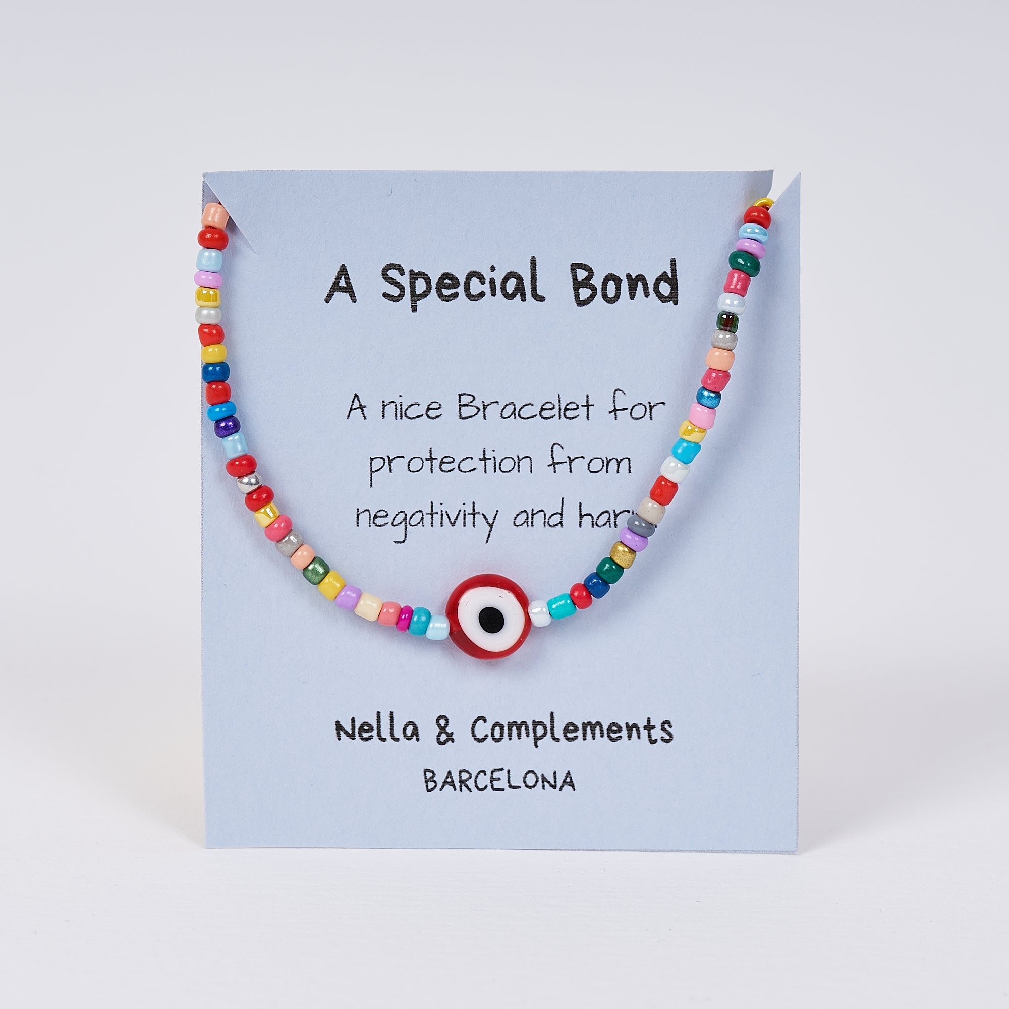 Pulsera de abalorios con ojo turco, hecha a mano con cuentas checas multicolores y un ojo Nazar, símbolo de protección.