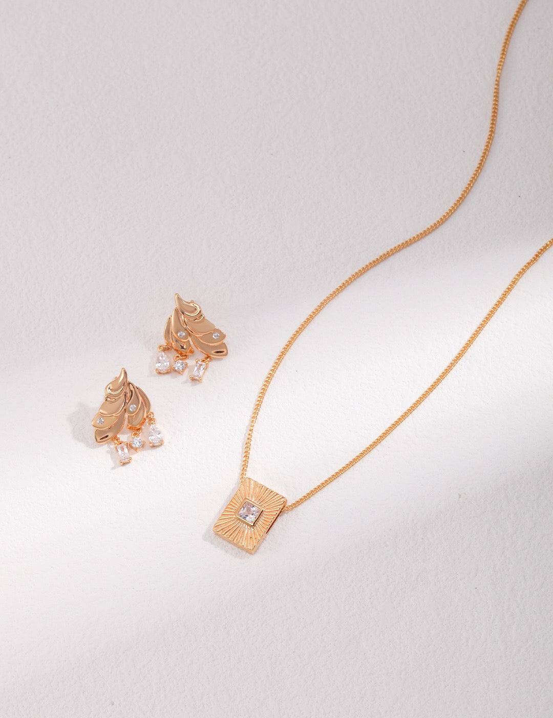 Elegant Rectangle Zircon Pendant Necklace featuring a sparkling zircon stone set in gold vermeil, perfect for any occasion.