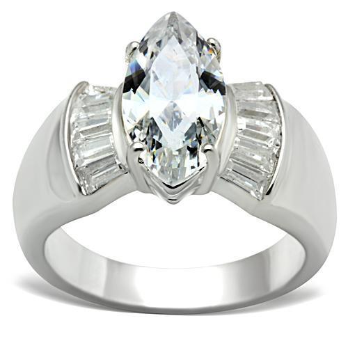 SS028 Silver 925 Sterling Silver Ring featuring a clear AAA Grade CZ stone, showcasing elegance and craftsmanship.