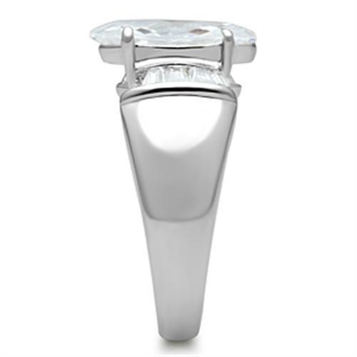 SS028 Silver 925 Sterling Silver Ring featuring a clear AAA Grade CZ stone, showcasing elegance and craftsmanship.