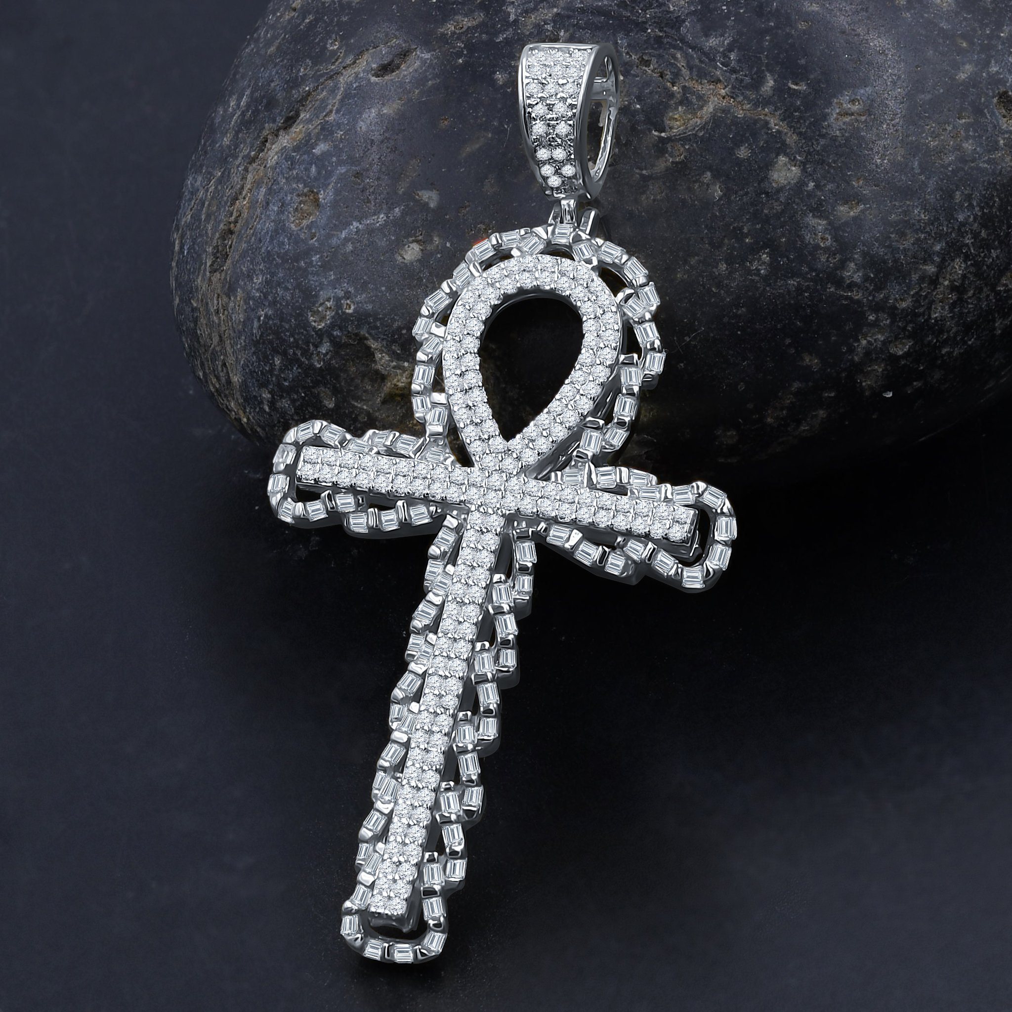 SACRAL Silver Pendant featuring an intricately sculpted portrait of Jesus, adorned with cubic zircon stones, showcasing its elegant design.