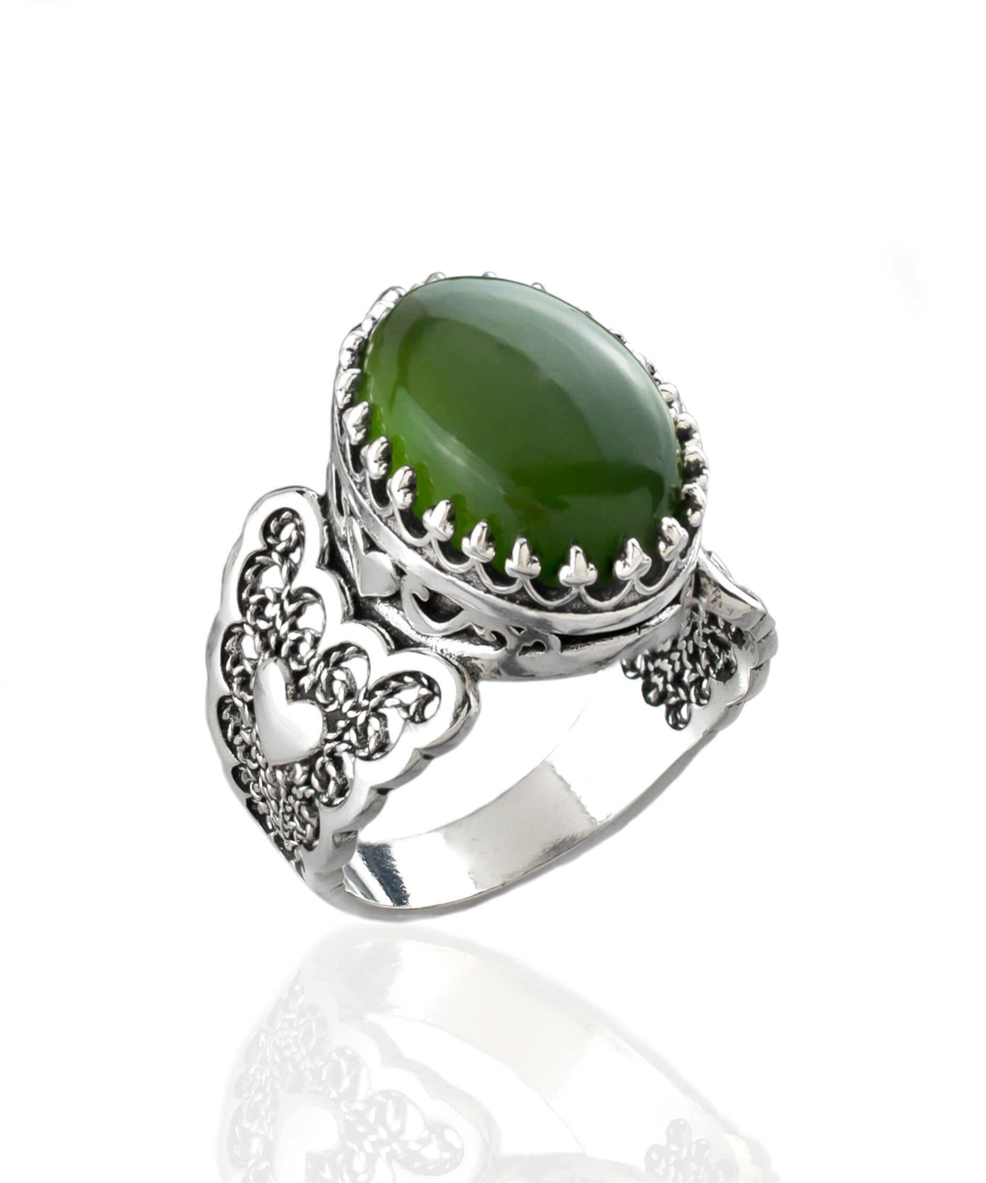 Elegant 925 sterling silver double heart filigree ring featuring a natural serpentine gemstone, beautifully crafted for a stylish look.