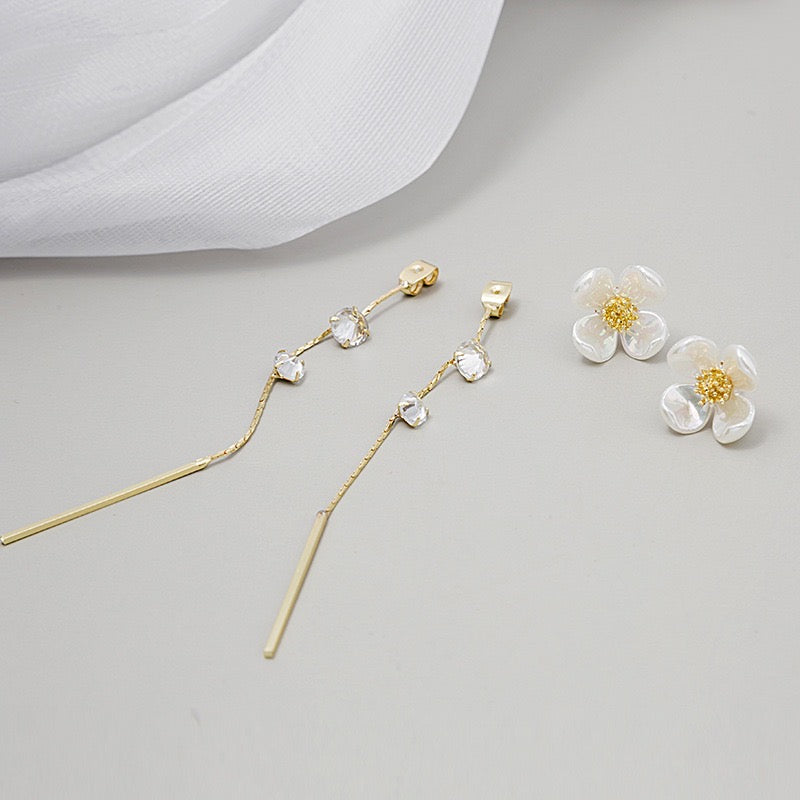 Elegant Shell Single Flower Earrings with sparkling ZirCon tassels, showcasing a delicate design in a lightweight alloy material.