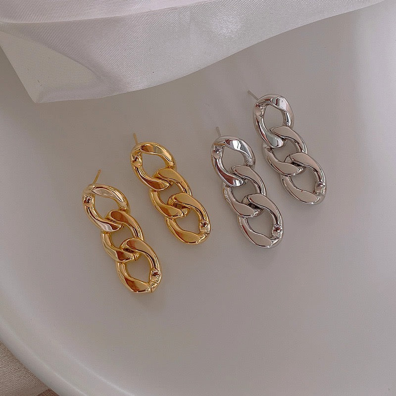 Simple Cuba Chain Earrings made of alloy and S925, featuring a stylish chain design, measuring 3.6cm by 1.2cm.