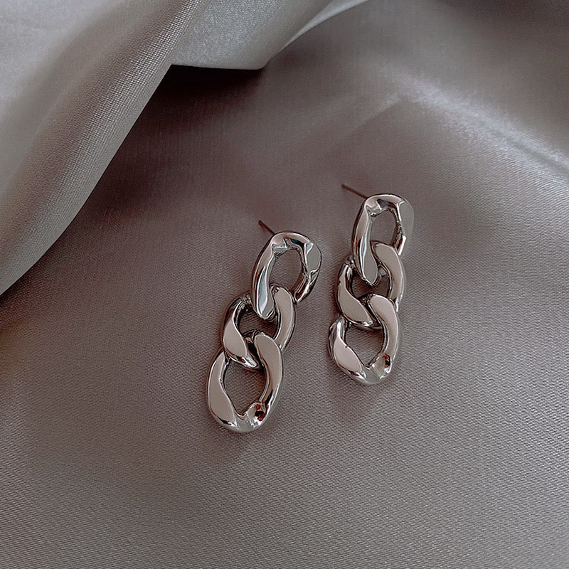 Simple Cuba Chain Earrings made of alloy and S925, featuring a stylish chain design, measuring 3.6cm by 1.2cm.