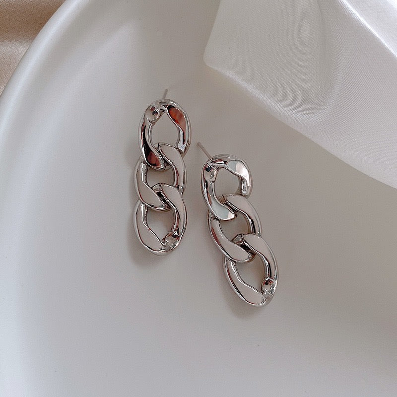 Simple Cuba Chain Earrings made of alloy and S925, featuring a stylish chain design, measuring 3.6cm by 1.2cm.