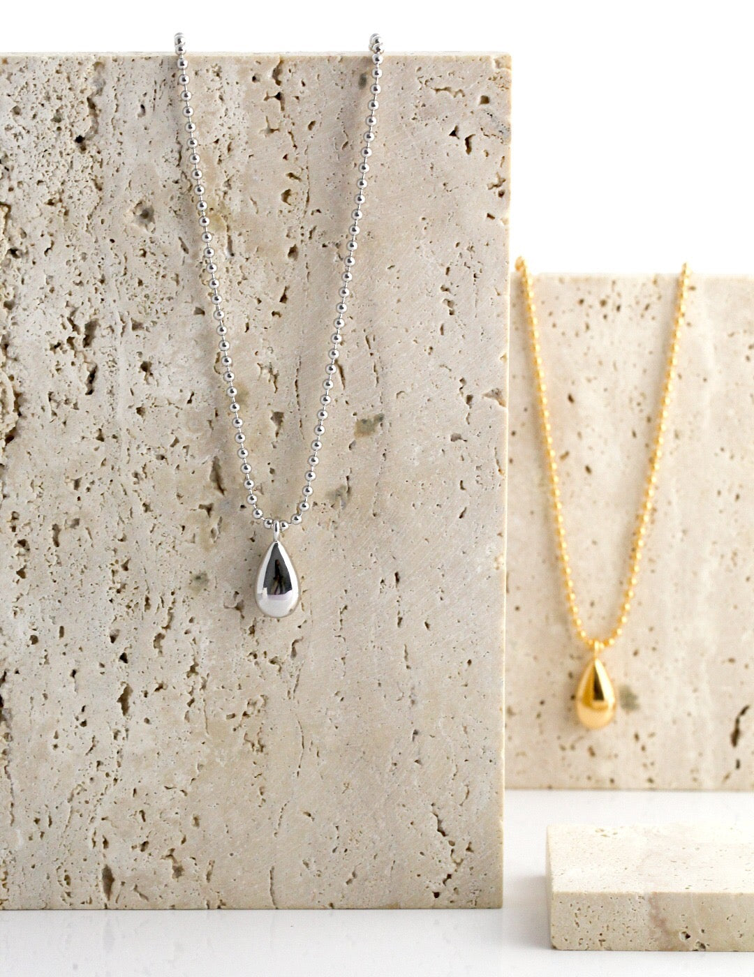 Elegant Simple Water Drop Pendant Necklace made of gold vermeil, featuring a delicate water drop design.