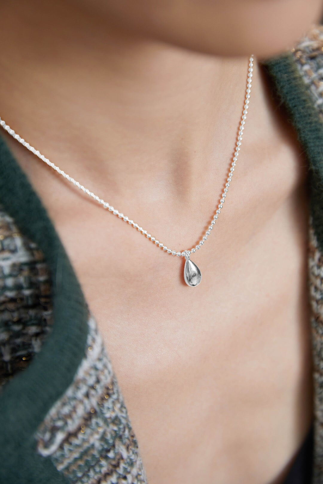 Elegant Simple Water Drop Pendant Necklace made of gold vermeil, featuring a delicate water drop design.