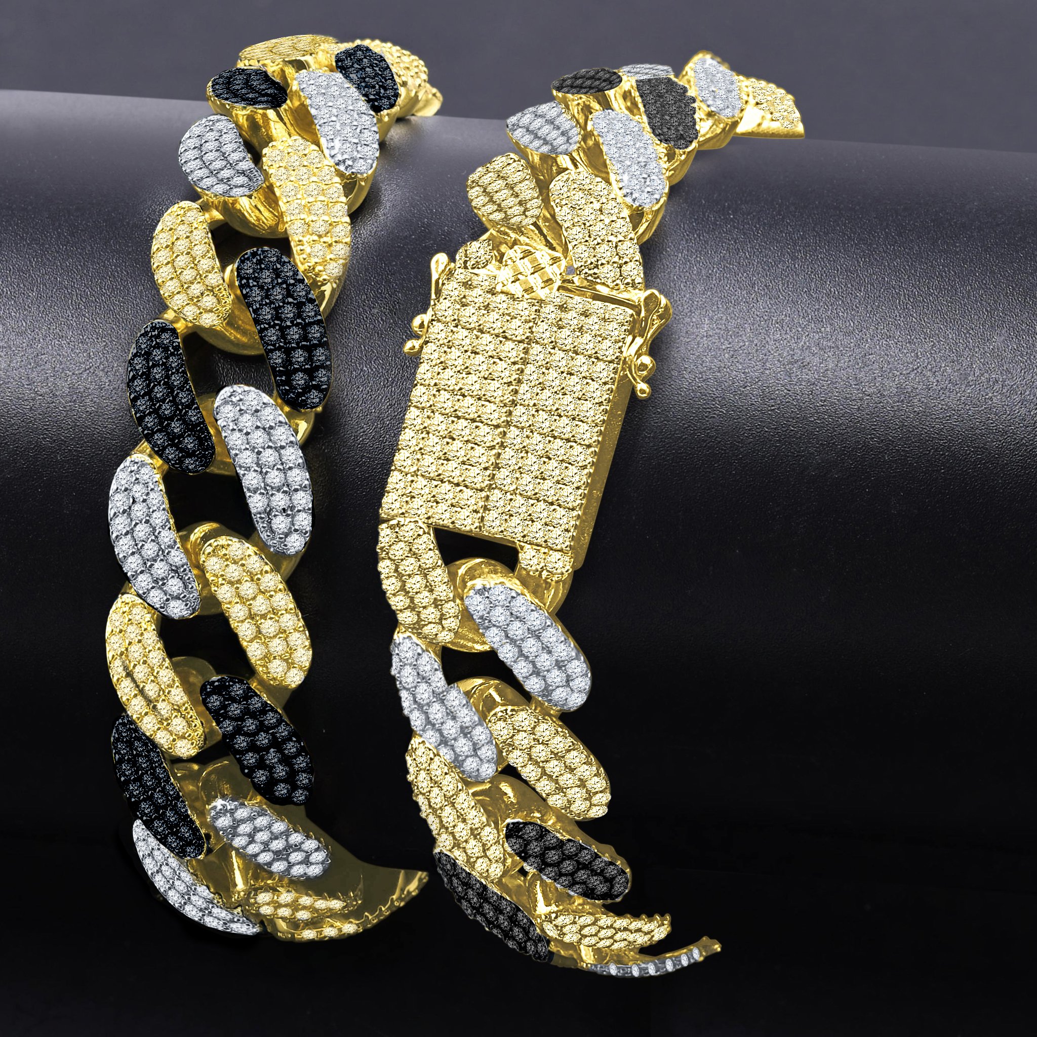 STALLION 18 MM Miami Cuban chain with cubic zirconia, showcasing its luxurious design and craftsmanship.