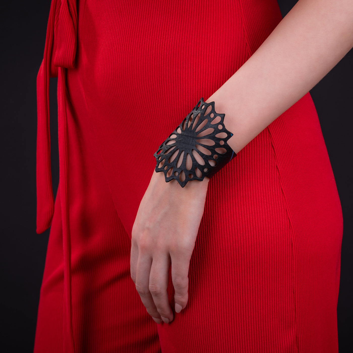 Strawflower Recycled Rubber Bracelet showcasing unique floral design made from recycled tyre inner tubes, displayed in a luxury gift box.