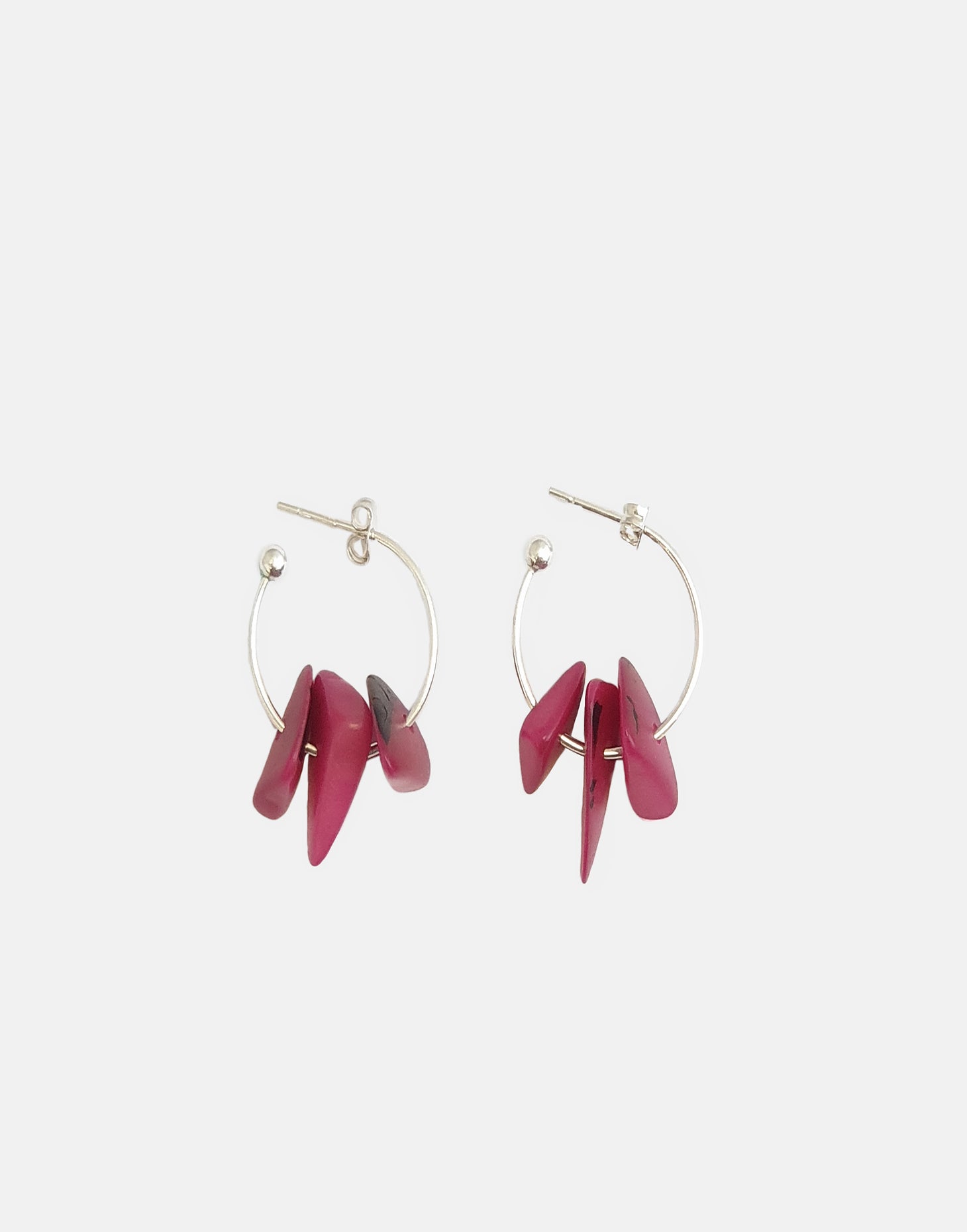 Tapajos Tagua Earring featuring a unique hoop design with three gravels, made from organic materials.