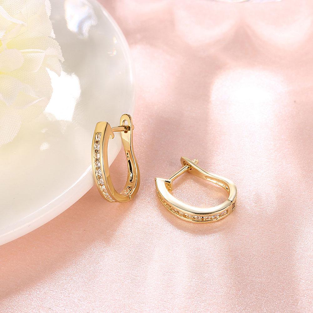 Thin Linin Elements Earrings in 14K Gold featuring certified crystals, lightweight design, and hypoallergenic properties, elegantly crafted in Italy.