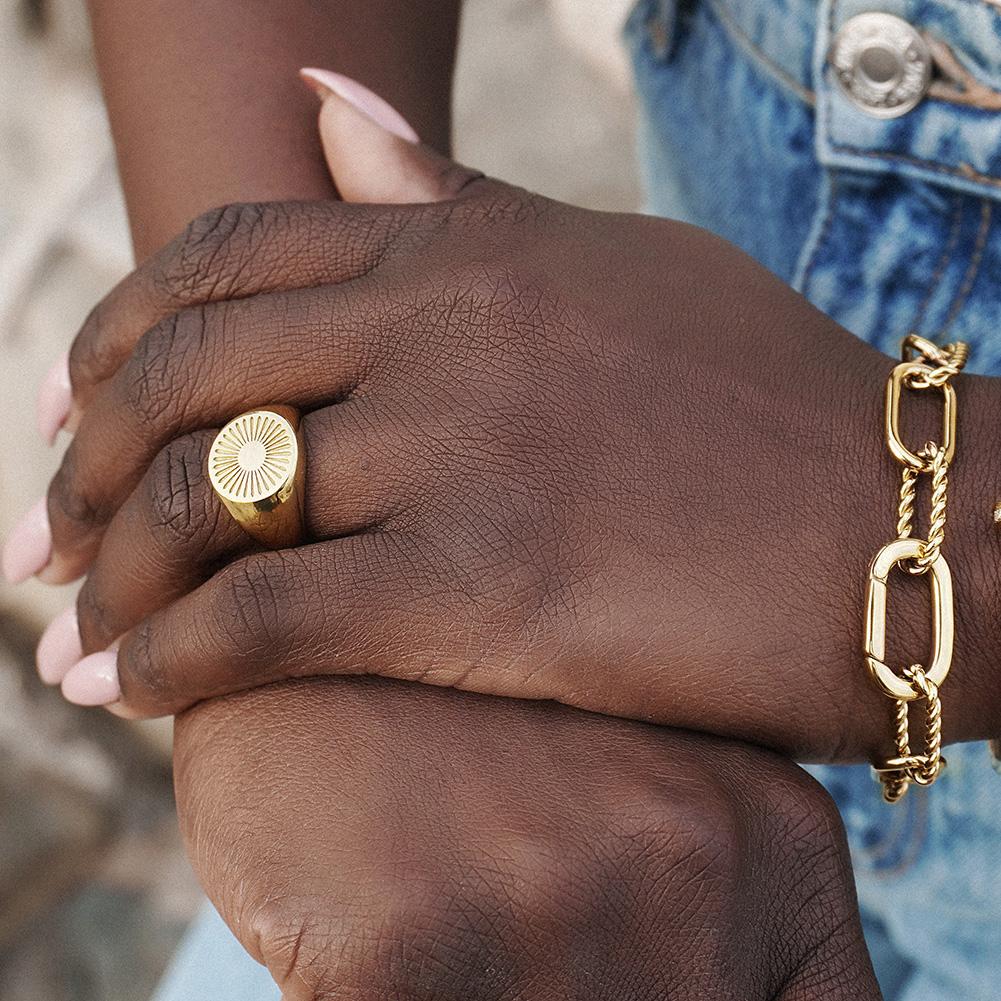 THREADER INTERLOCKING LINK SET featuring a geometric necklace, bracelet, and ring in a delicate gift box.