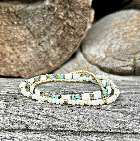 Tila Set Speckled Turquoise & White Wrap Bead Bracelet featuring vibrant turquoise beads with white and gold accents, elegantly displayed.