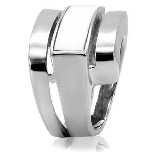 TK108 High Polished Stainless Steel Ring featuring a white agate center stone, showcasing its elegant design and shiny finish.