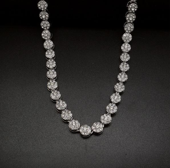 TREASURE 7 MM Flower Chain featuring rhinestones on a base alloy metal chain, showcasing elegance and luxury.