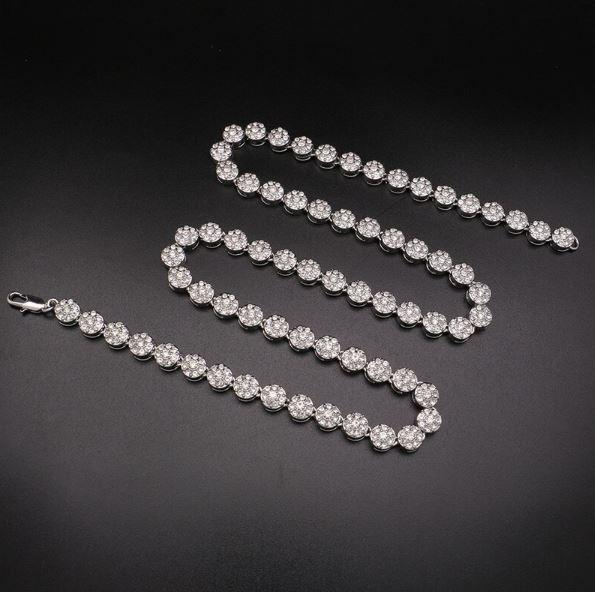 TREASURE 7 MM Flower Chain featuring rhinestones on a base alloy metal chain, showcasing elegance and luxury.