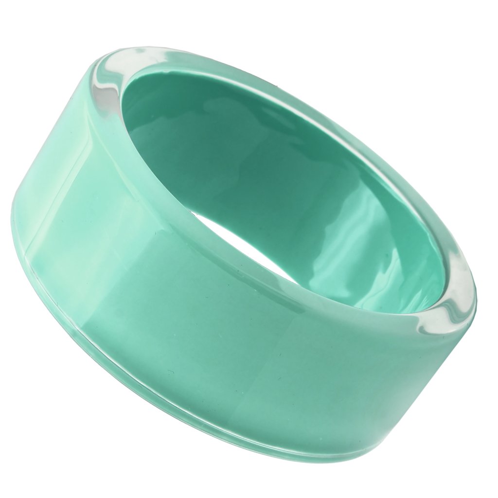 VL044 Resin Bangle featuring a vibrant synthetic emerald stone, showcasing its elegant design and lightweight structure.