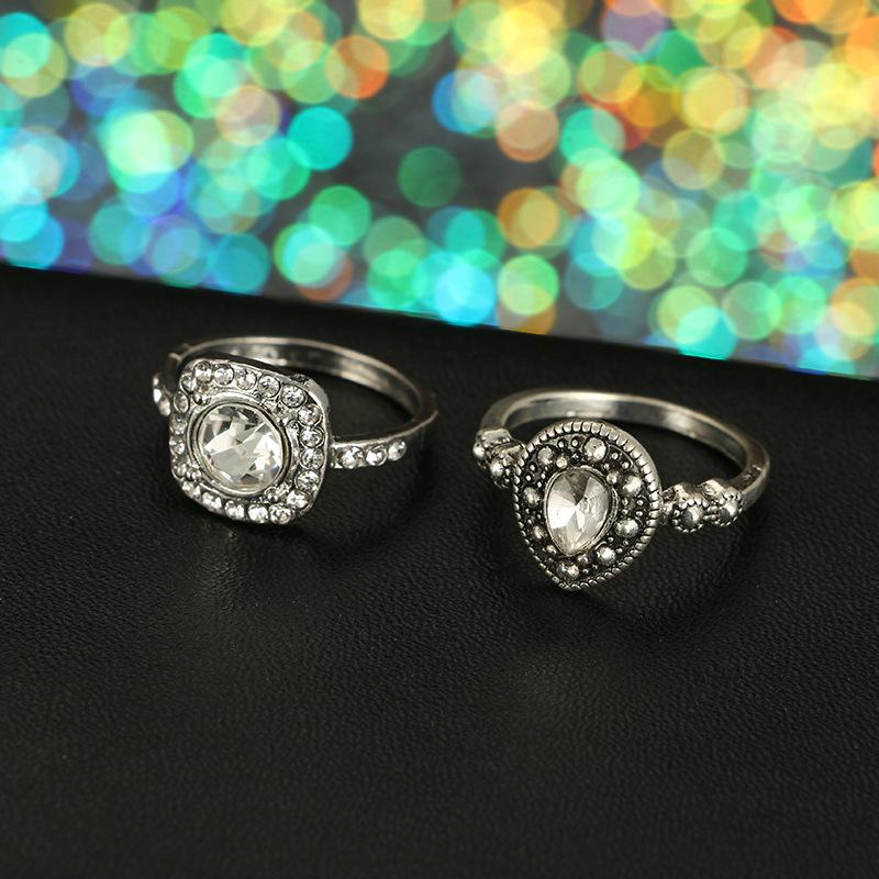 Elegant 18K white gold plated ring featuring sparkling Austrian crystals, designed in Italy, showcasing a timeless and luxurious style.