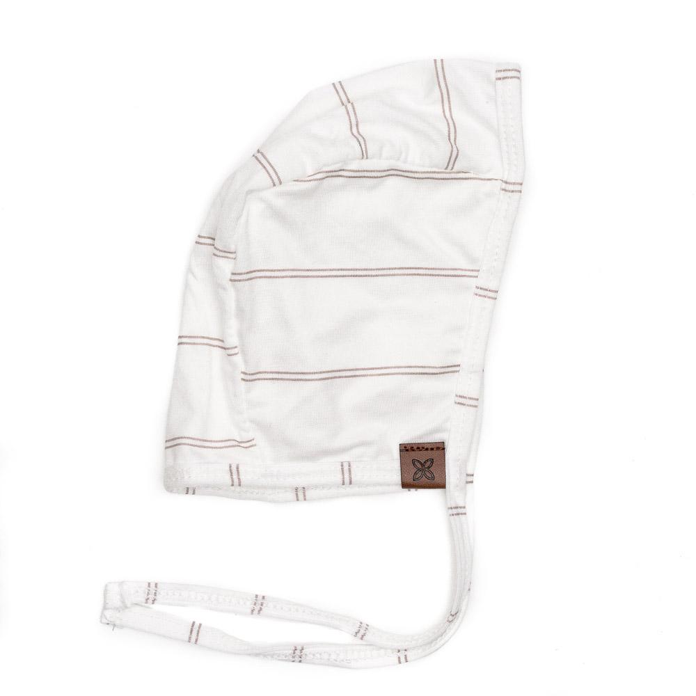 A cozy baby bonnet designed for warmth and comfort, featuring soft fabric and a snug fit, perfect for chilly weather.