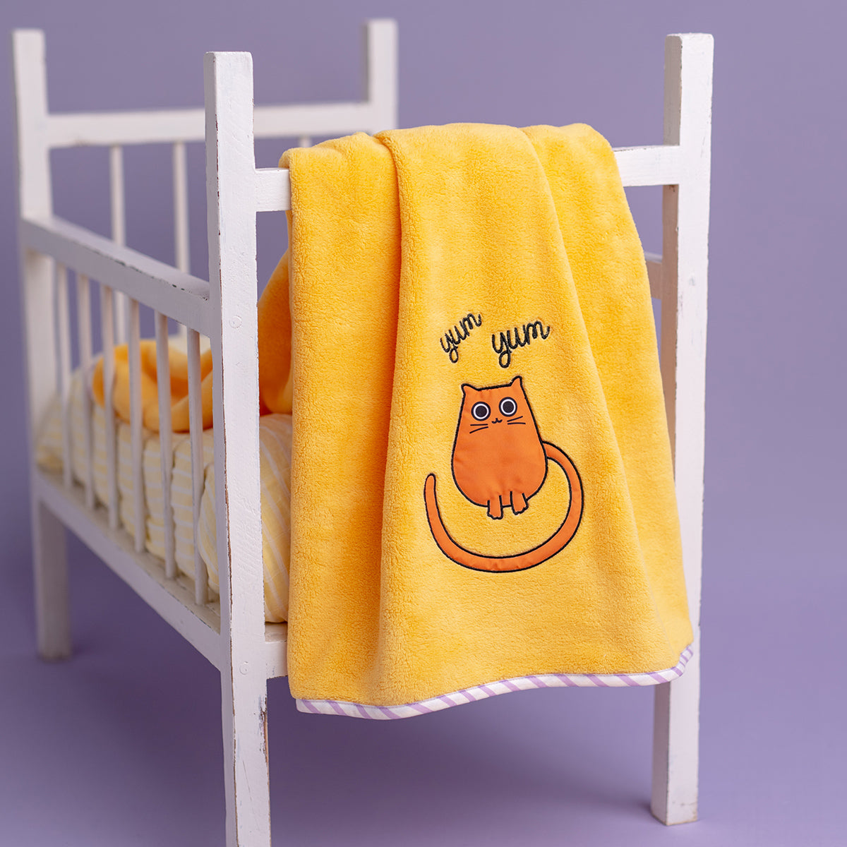 Milk&Moo Tombish Cat Babydecke in beruhigendem Orange mit Katzenmuster, ideal für Babys und Kleinkinder.