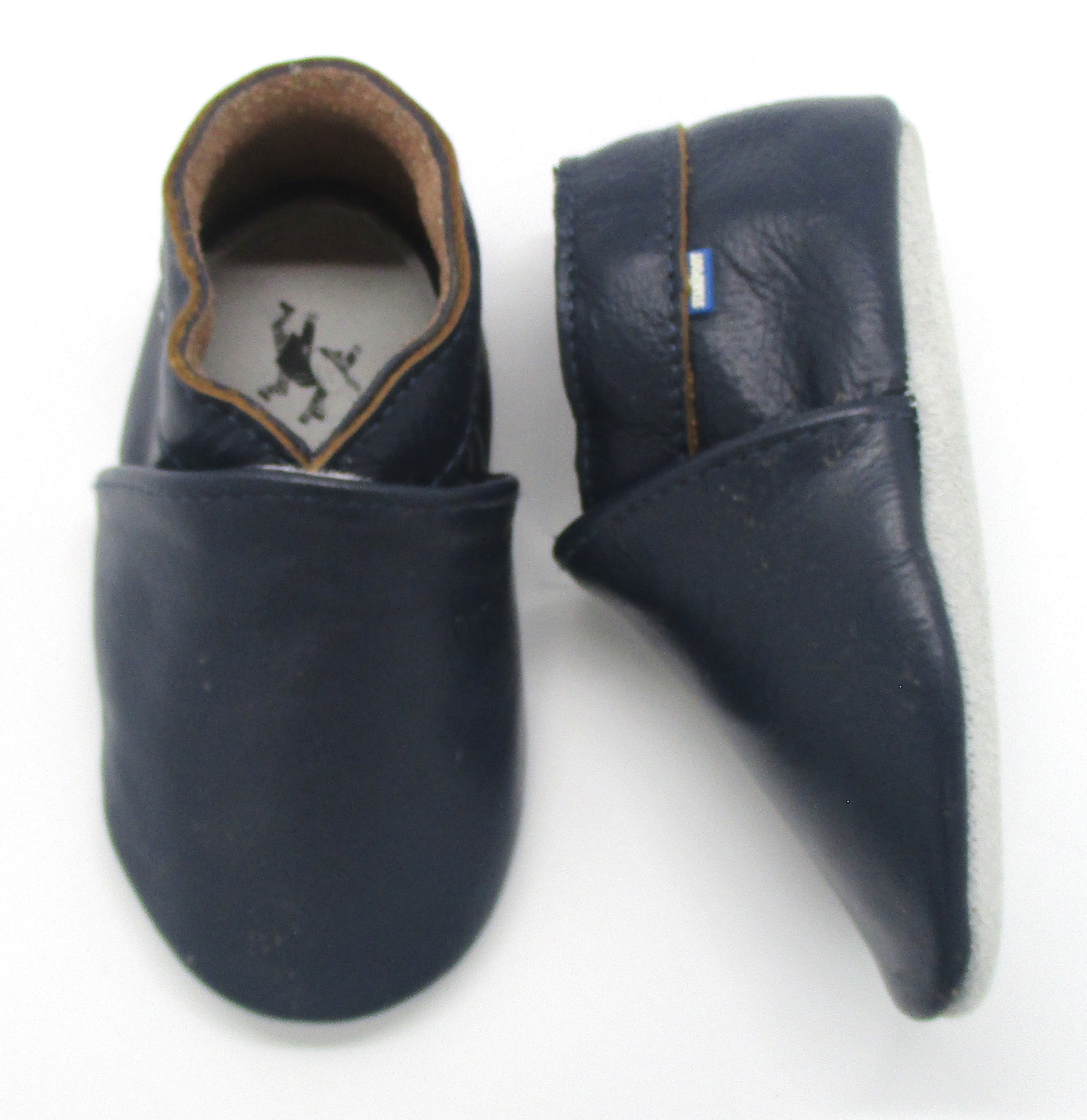 BABYSOFT 3000 NAVY shoes for babies, featuring a soft navy exterior, breathable material, and an anti-slip sole designed for comfort and safety.