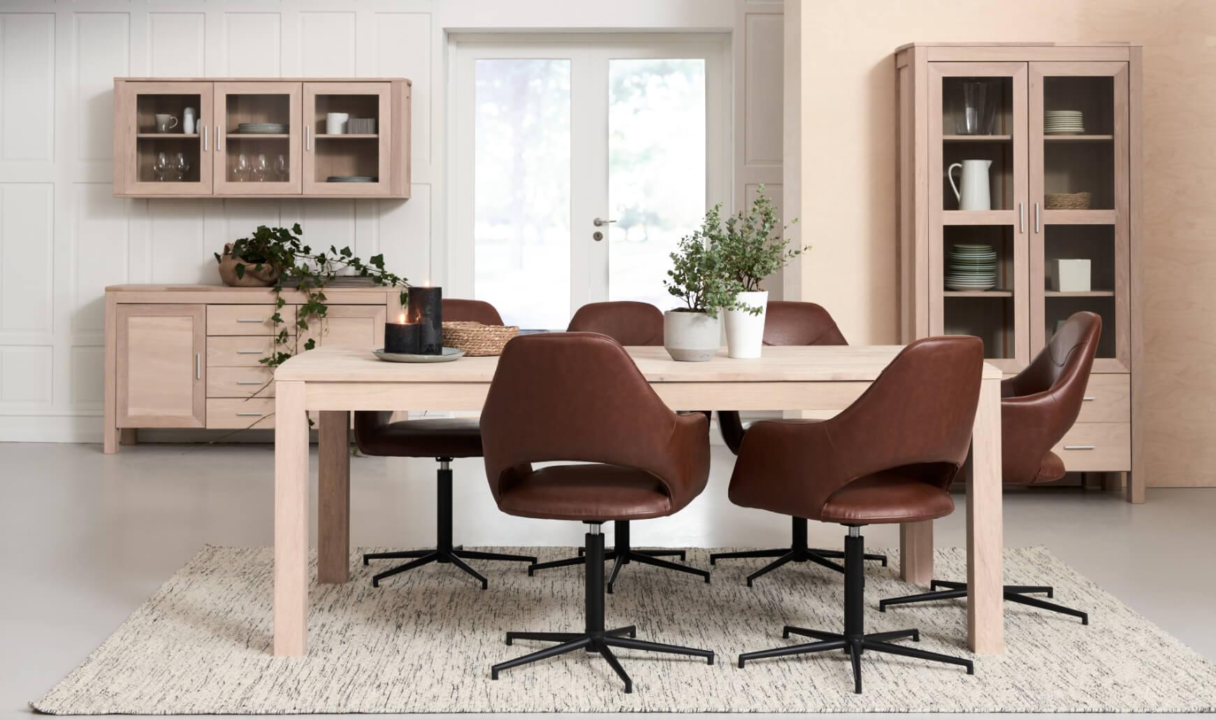 4-Door Sideboard Paris in solid oak finish showcasing minimalist design and natural wood variations.