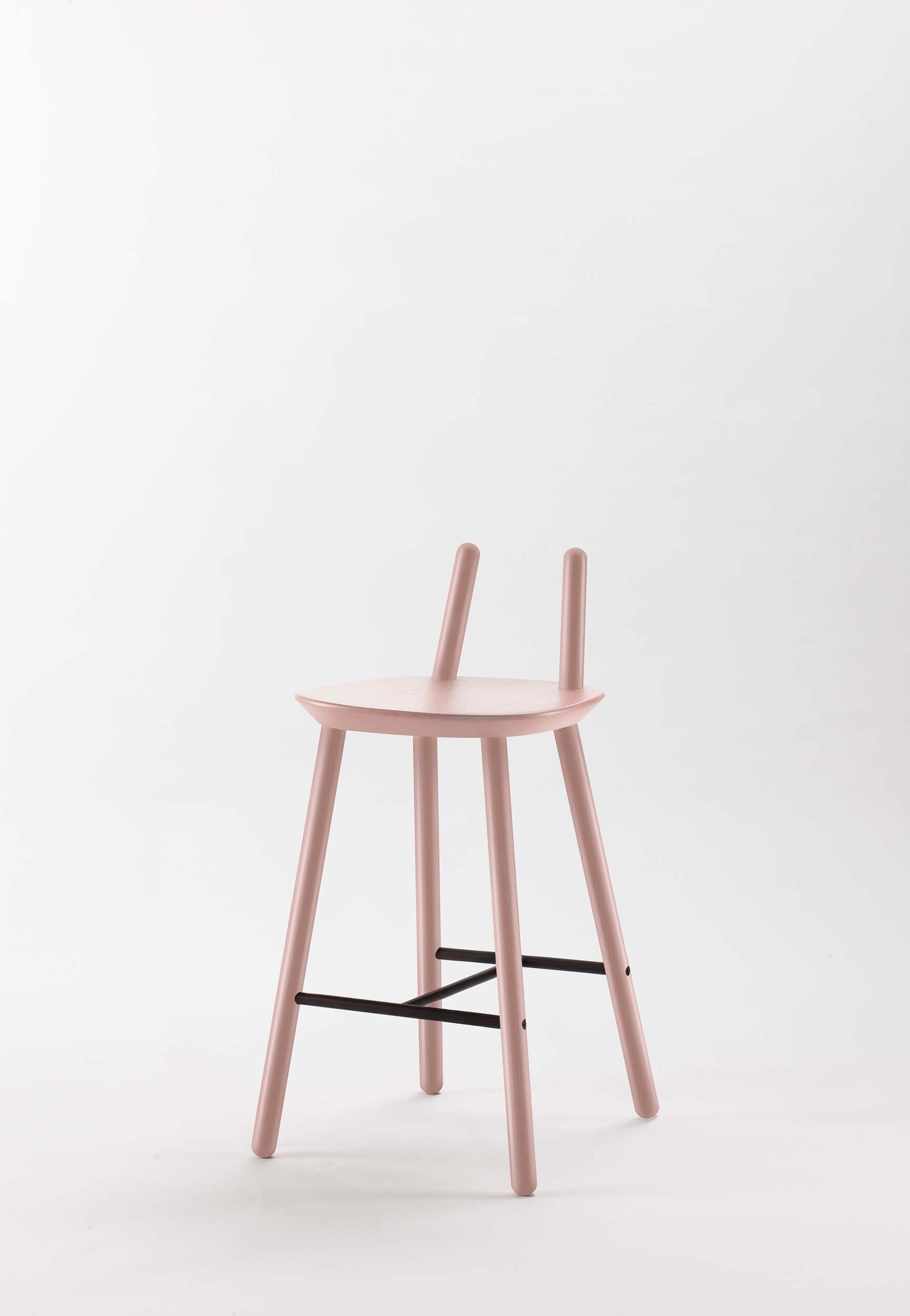 Naïve Semi Bar Stool featuring a carved seat and minimal backrest, with a durable steel footrest, ideal for home and public use.