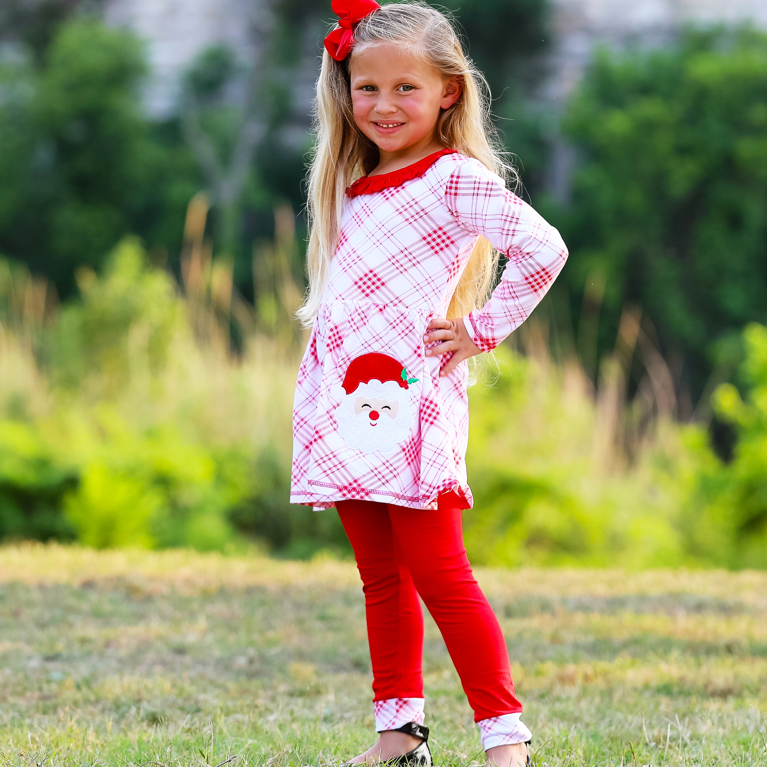 AnnLoren Girls Boutique Santa Holiday Clothing Set featuring a long sleeve dress with Santa applique and red knit leggings.