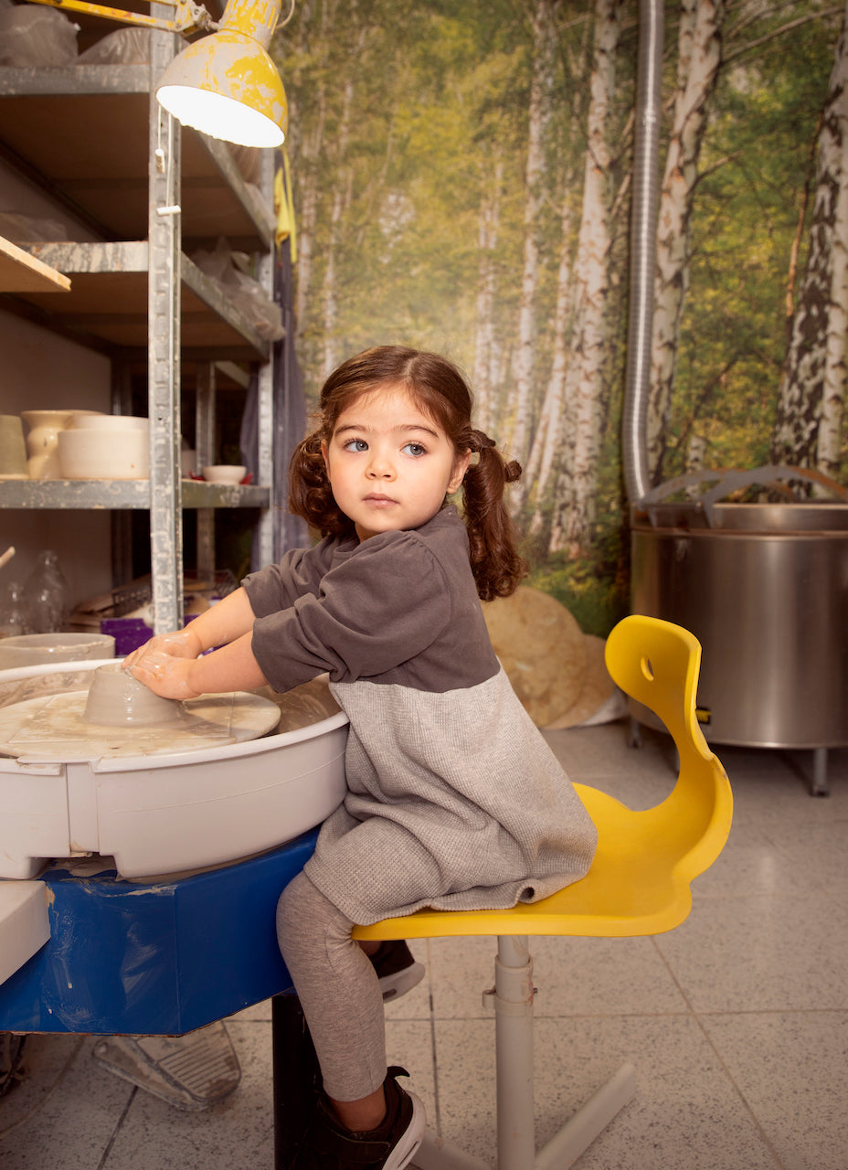 Dress Peggy Grey for baby girls featuring puff sleeves, round collar, and gathered chest, made from organic cotton.