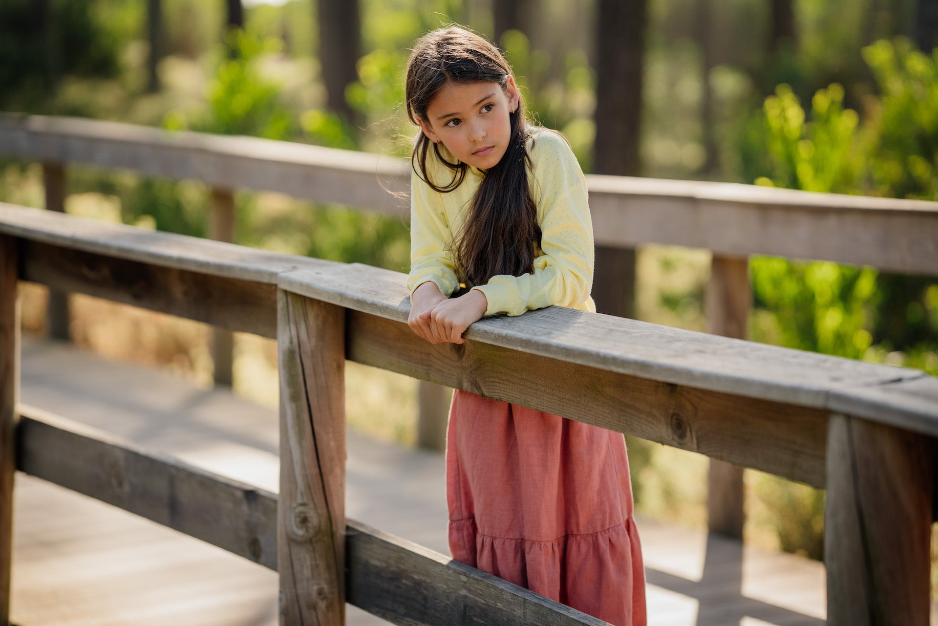 A stylish Skirt Tulip Rose made from 100% linen, featuring an elasticised waist and side pockets, displayed in rose color.