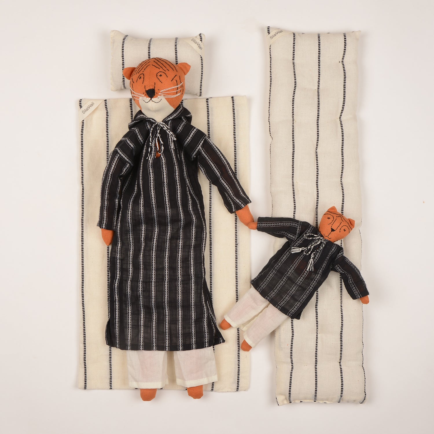 Djour Mom&Mini — The Tiger, handcrafted dolls showcasing intricate details and vibrant colors, symbolizing strength and creativity.