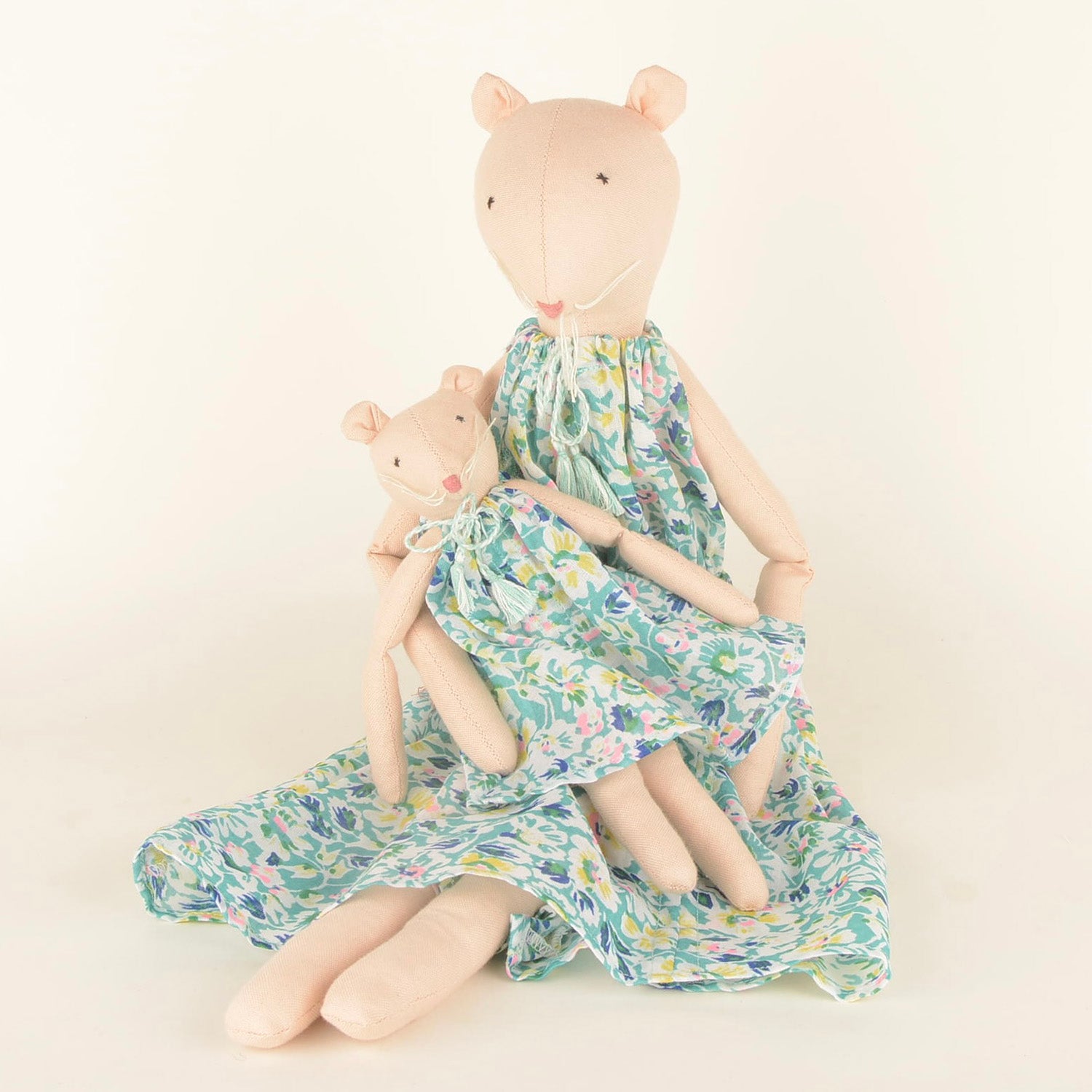 Isla Mom&Mini — The Mouse, handcrafted dolls made from waste fabric, showcasing a mother mouse and her baby in a charming design.